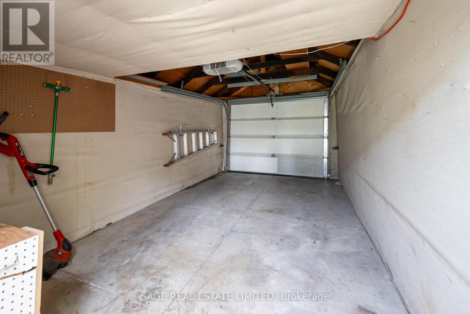 17 Hugo Avenue, Toronto, Ontario  M6P 3T3 - Photo 28 - W12190914