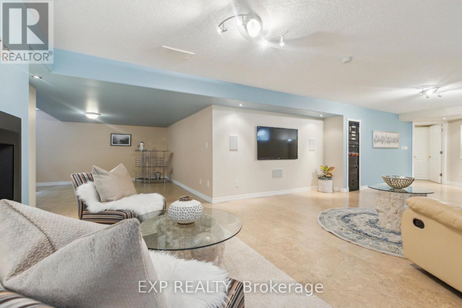 33 Davis Street, Guelph, Ontario  N1E 0C8 - Photo 40 - X12189121