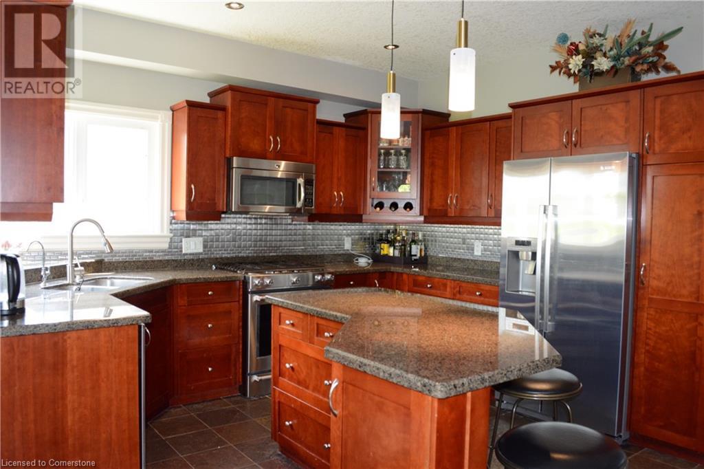 Property at 862 CREEKSIDE Drive image 5