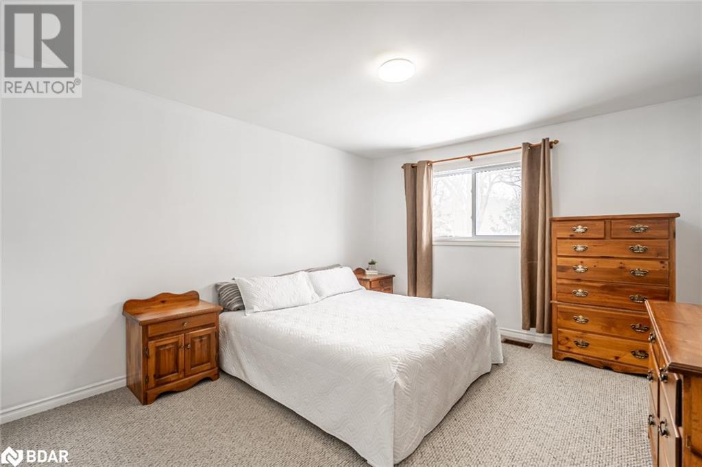 5853 Yonge Street, Innisfil, Ontario  L0L 1K0 - Photo 8 - 40736659