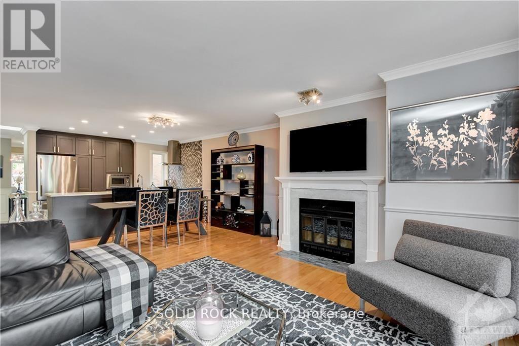 305 - 222 Bruyere Street, Ottawa, Ontario  K1N 5E3 - Photo 2 - X12180294