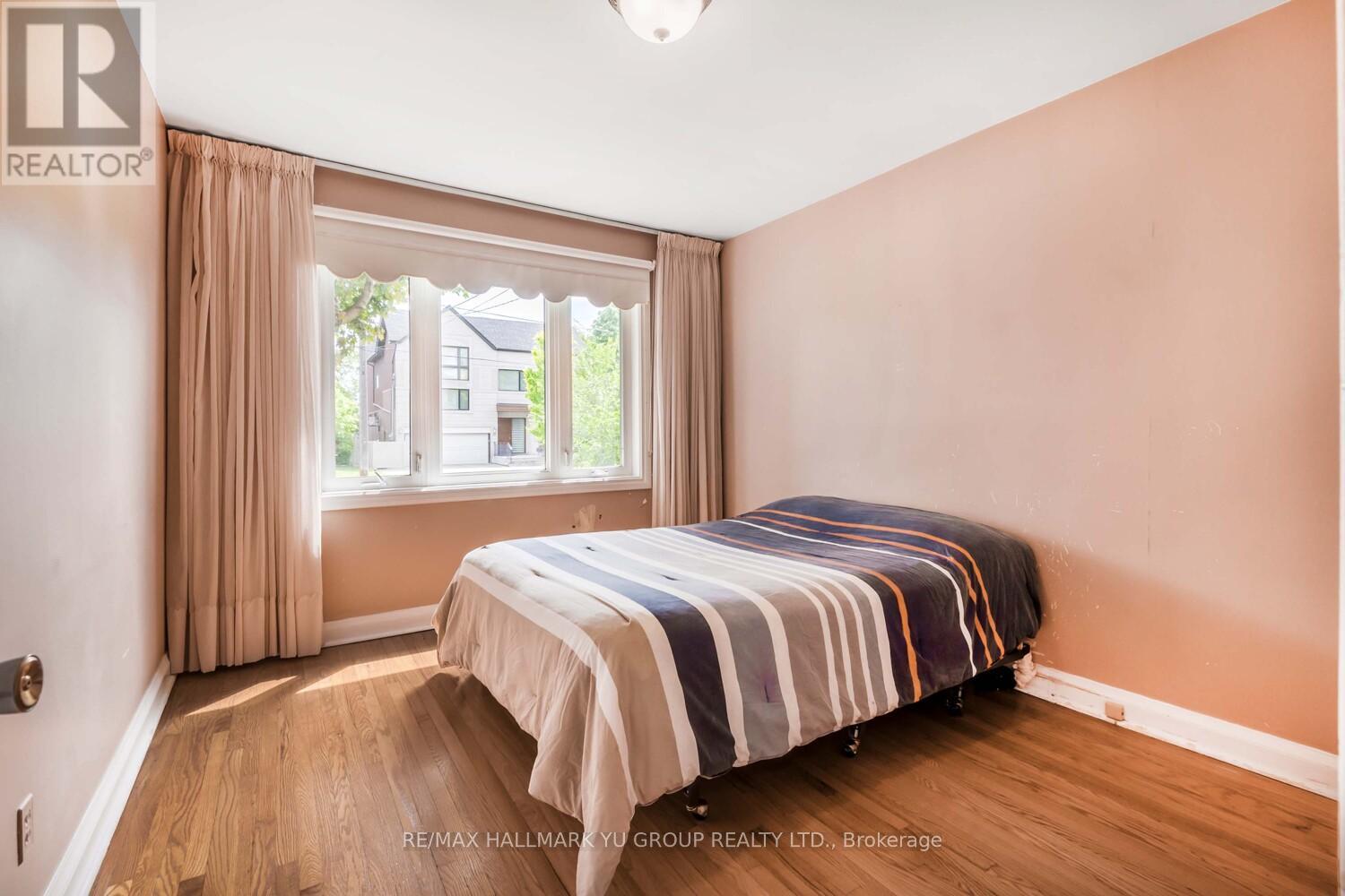 16 Marwill Street, Toronto (Clanton Park), Ontario  M3H 3L3 - Photo 10 - C12191240