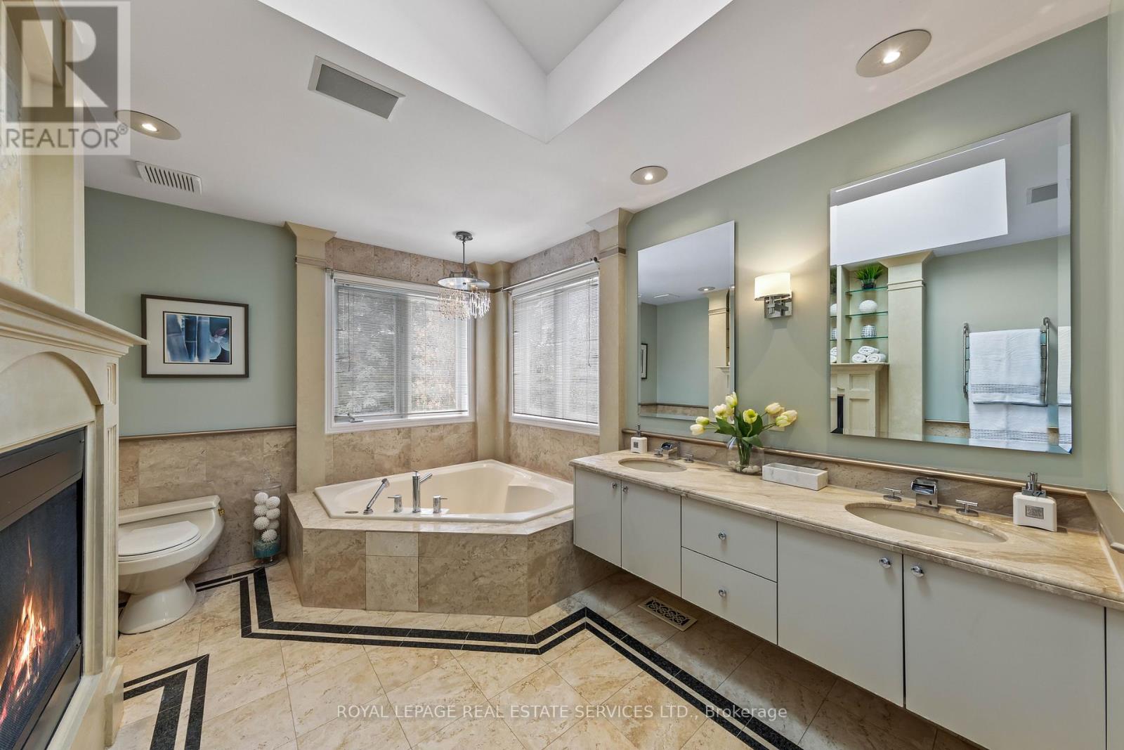 477 Old Orchard Grove, Toronto, Ontario  M5M 2G3 - Photo 36 - C12191264