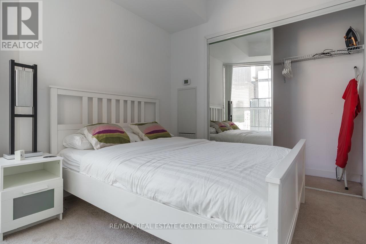 2210 - 14 York Street, Toronto (Waterfront Communities), Ontario  M5J 0B1 - Photo 9 - C12191282