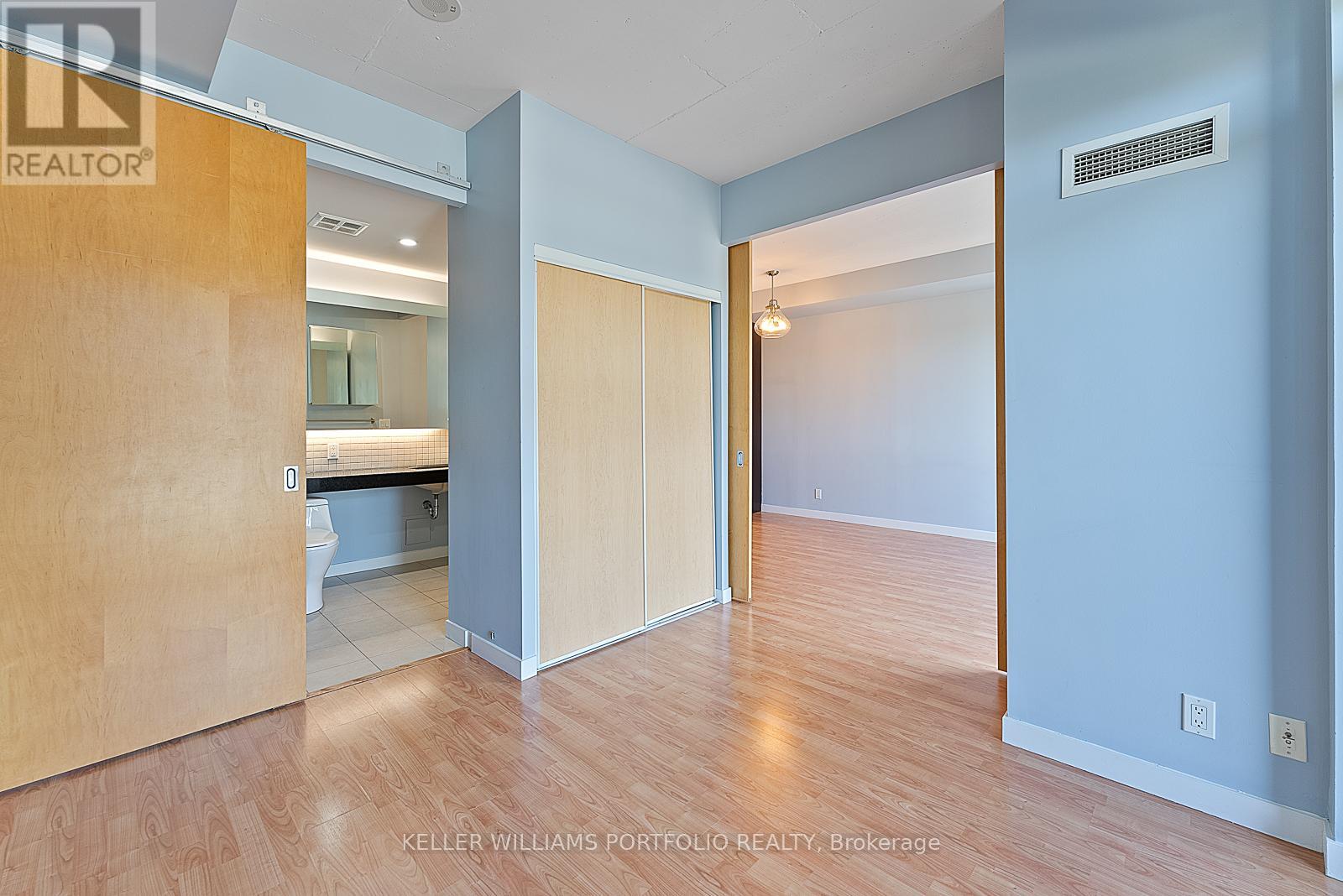 606 - 1 Shaw Street, Toronto, Ontario  M6K 0A1 - Photo 16 - C12179182