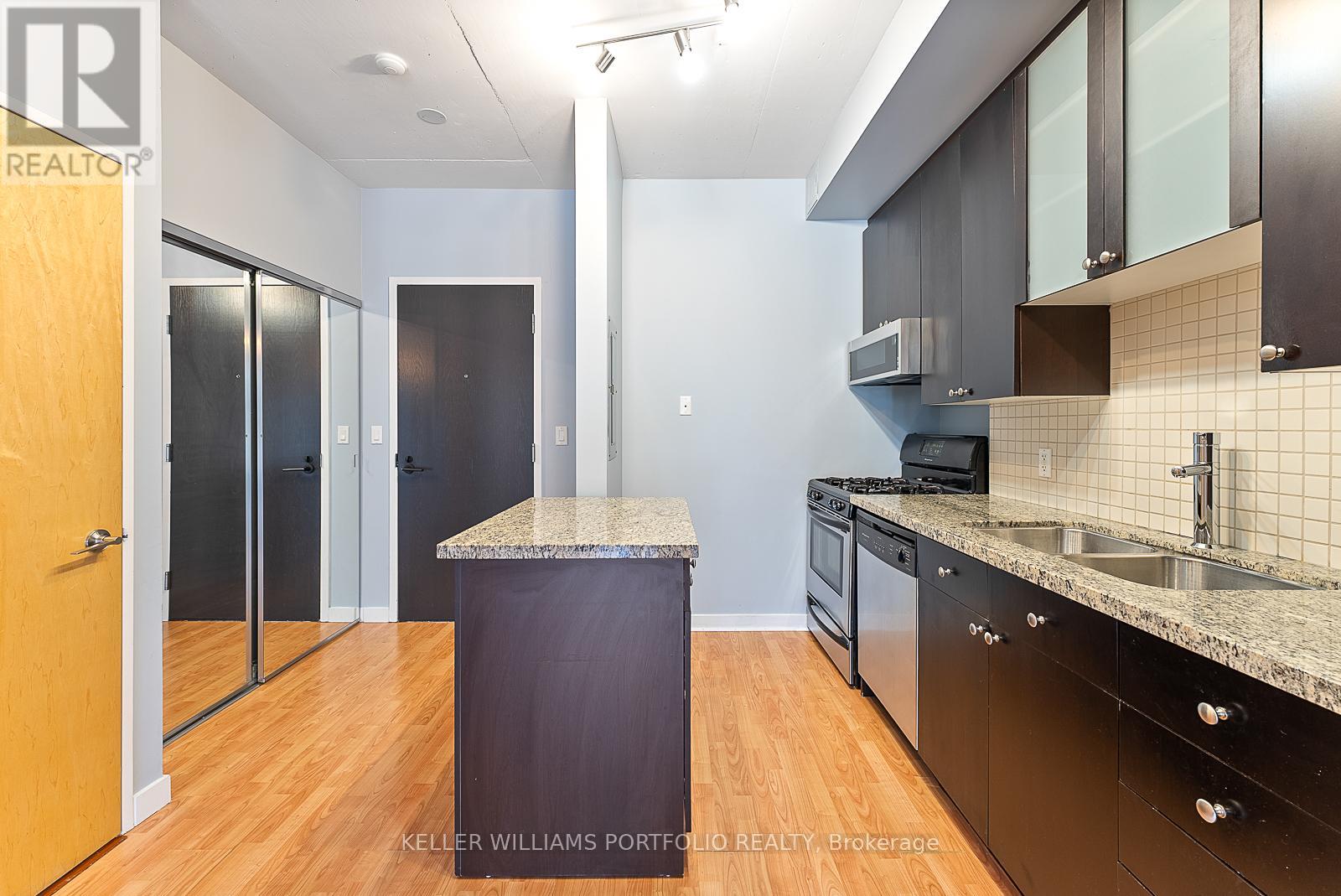 606 - 1 Shaw Street, Toronto, Ontario  M6K 0A1 - Photo 5 - C12179182