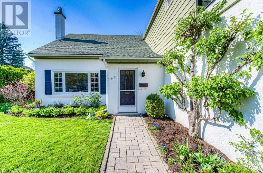 Property at 202 FORSYTH Drive image 4