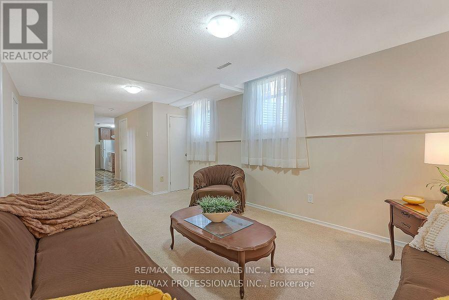 Lower - 124 Panter Crescent, Ajax (South West), Ontario  L1S 3T2 - Photo 13 - E12191268