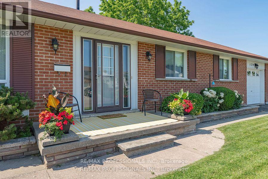 Lower - 124 Panter Crescent, Ajax, Ontario  L1S 3T2 - Photo 3 - E12191268