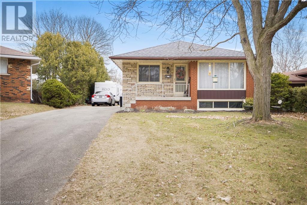 6 ROBROY Court, brantford, Ontario