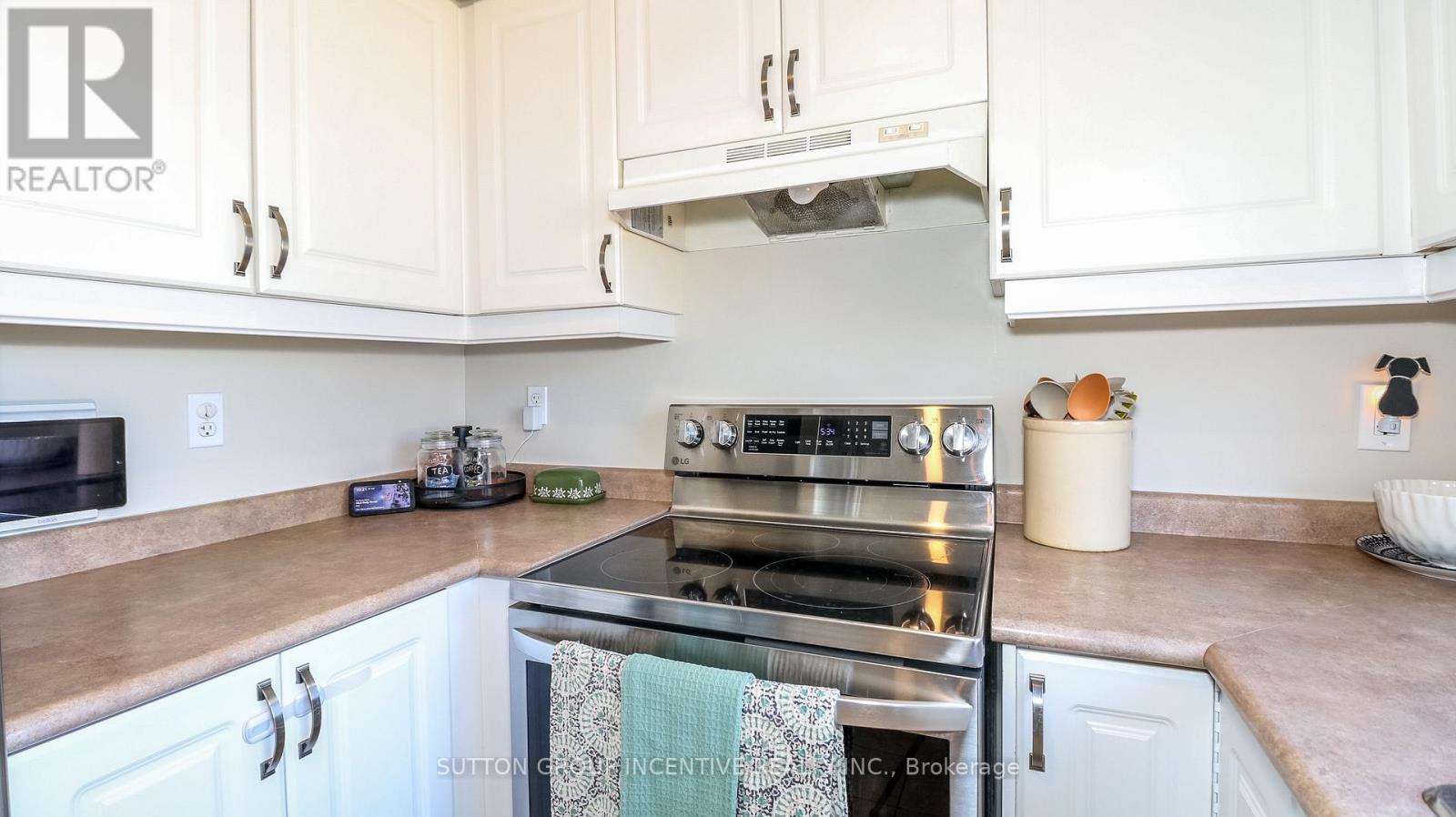 54 Succession Crescent W, Barrie, Ontario  L4M 7G4 - Photo 14 - S12191261