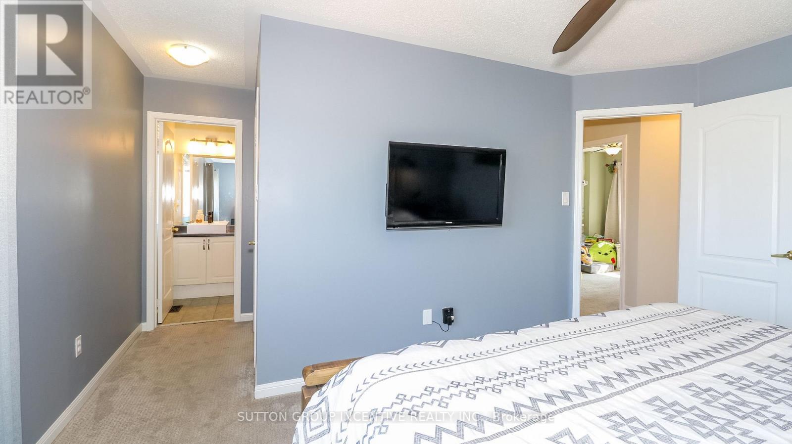 54 Succession Crescent W, Barrie, Ontario  L4M 7G4 - Photo 22 - S12191261