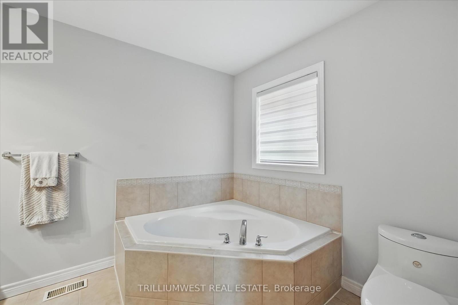1289 Renfield Drive, Burlington, Ontario  L7M 4Z5 - Photo 32 - W12191231