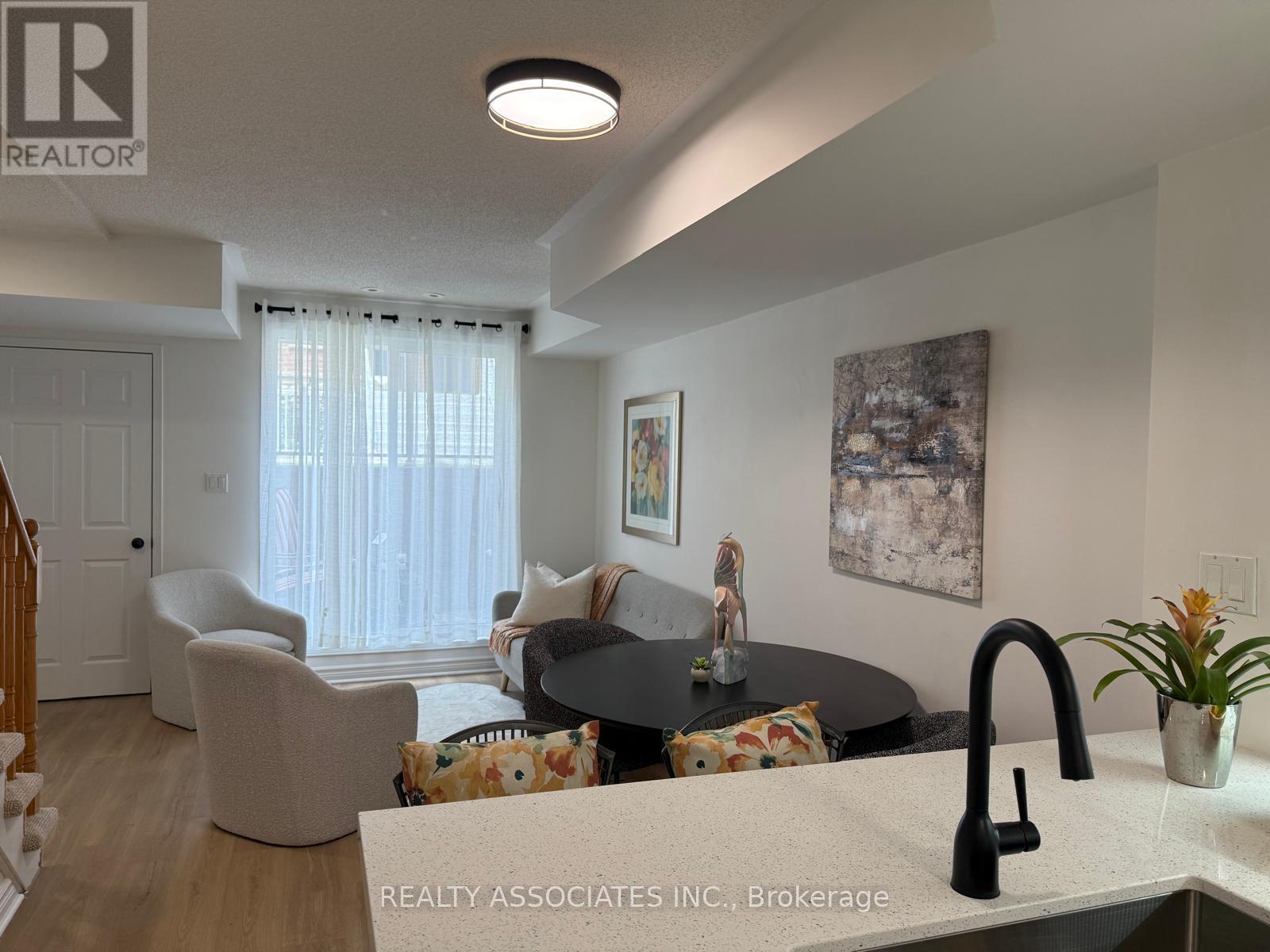 26 - 31 Foundry Avenue, Toronto, Ontario  M6H 4K7 - Photo 10 - W12120444