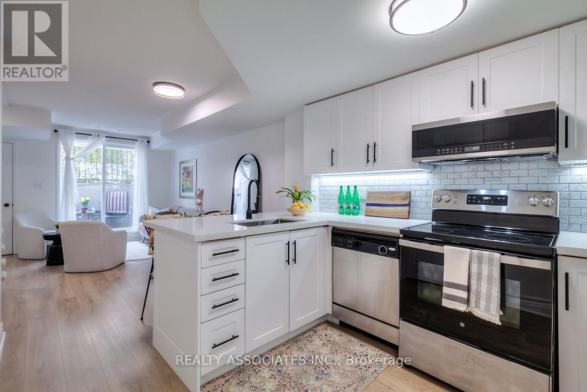 26 - 31 Foundry Avenue, Toronto, Ontario  M6H 4K7 - Photo 4 - W12120444