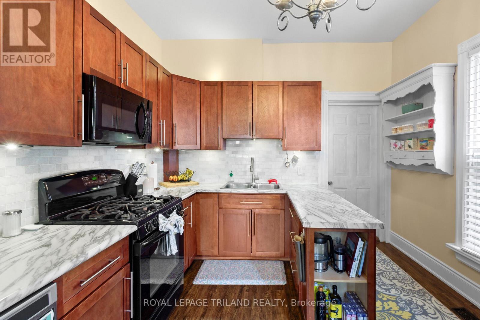 98 Stanley Street, London South (South F), Ontario  N6C 1B1 - Photo 11 - X12191390