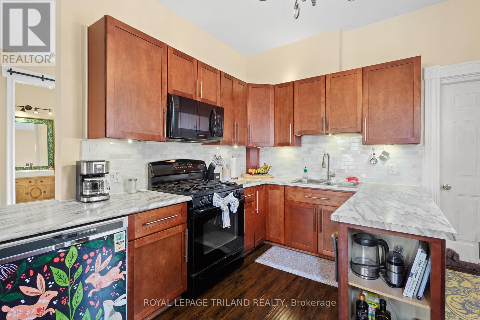 98 Stanley Street, London South (South F), Ontario  N6C 1B1 - Photo 8 - X12191390