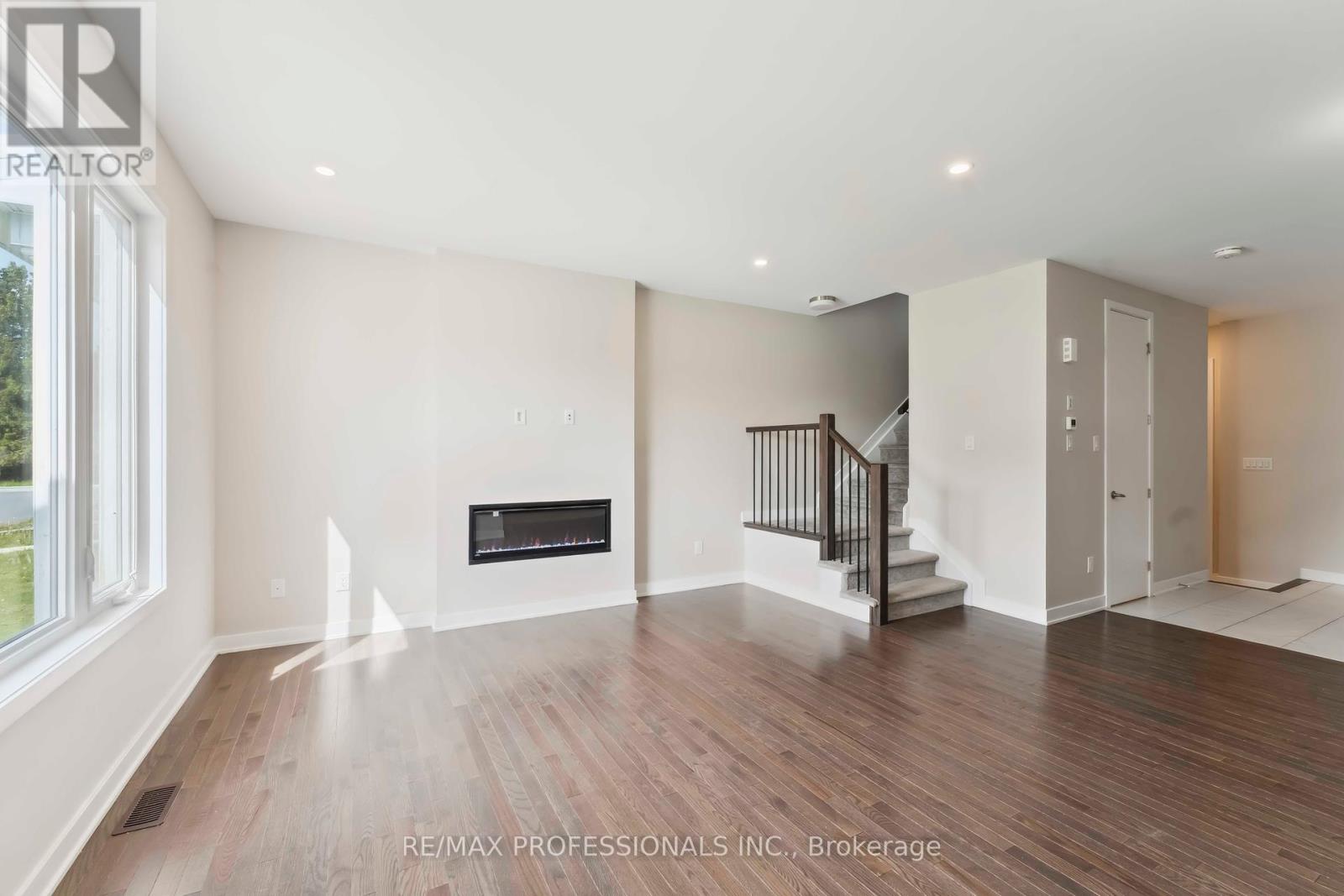 Property at 826 BASCULE PLACE image 3