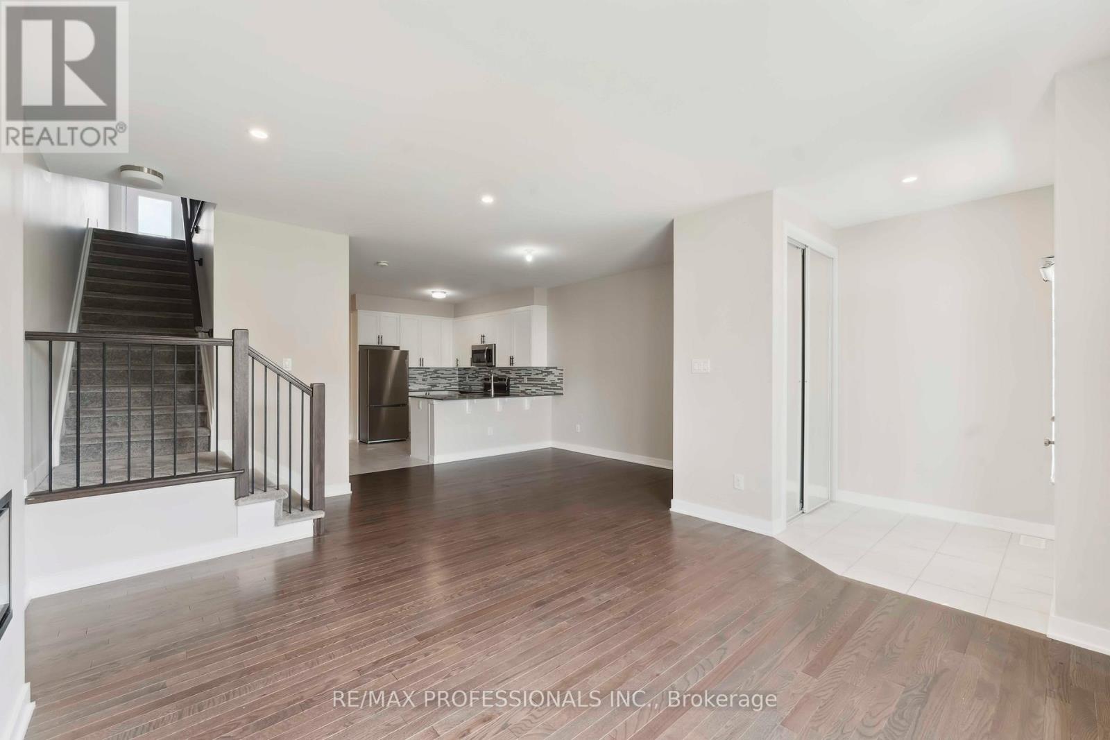 Property at 826 BASCULE PLACE image 5