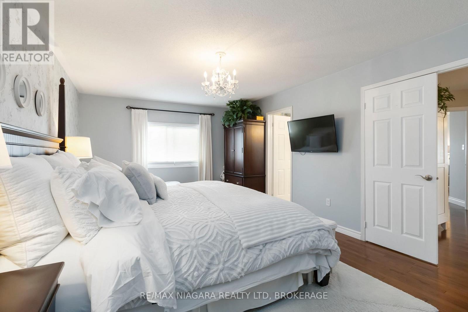 2468 Whitehorn Drive, Burlington (Orchard), Ontario  L7L 7M7 - Photo 24 - W12191329