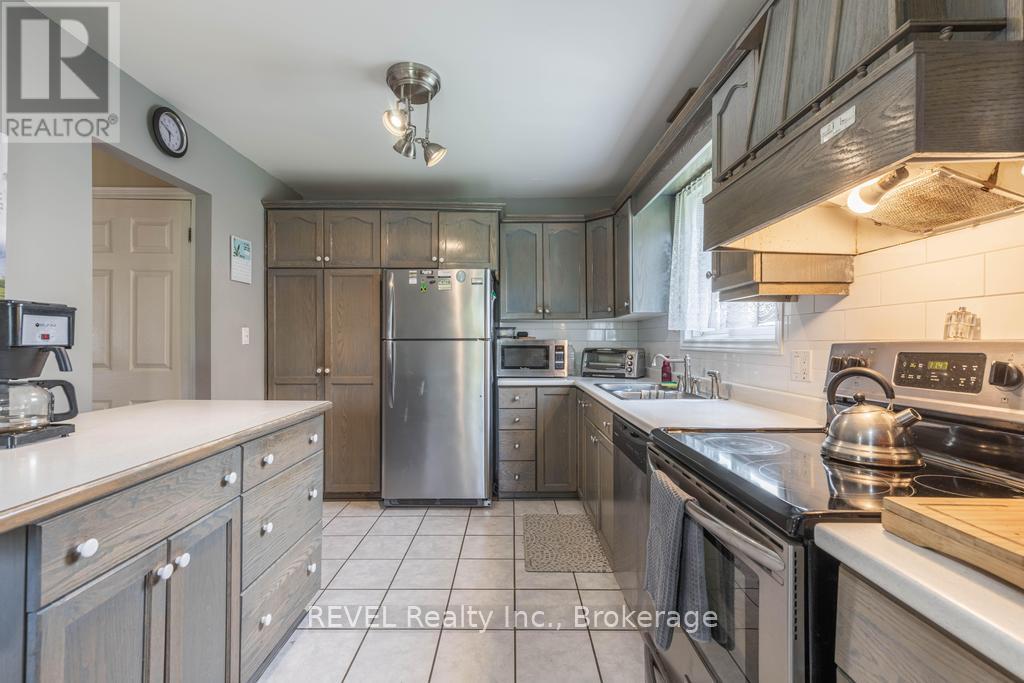 6556 Echo Circle, Niagara Falls, Ontario  L2H 1Z1 - Photo 9 - X12191316