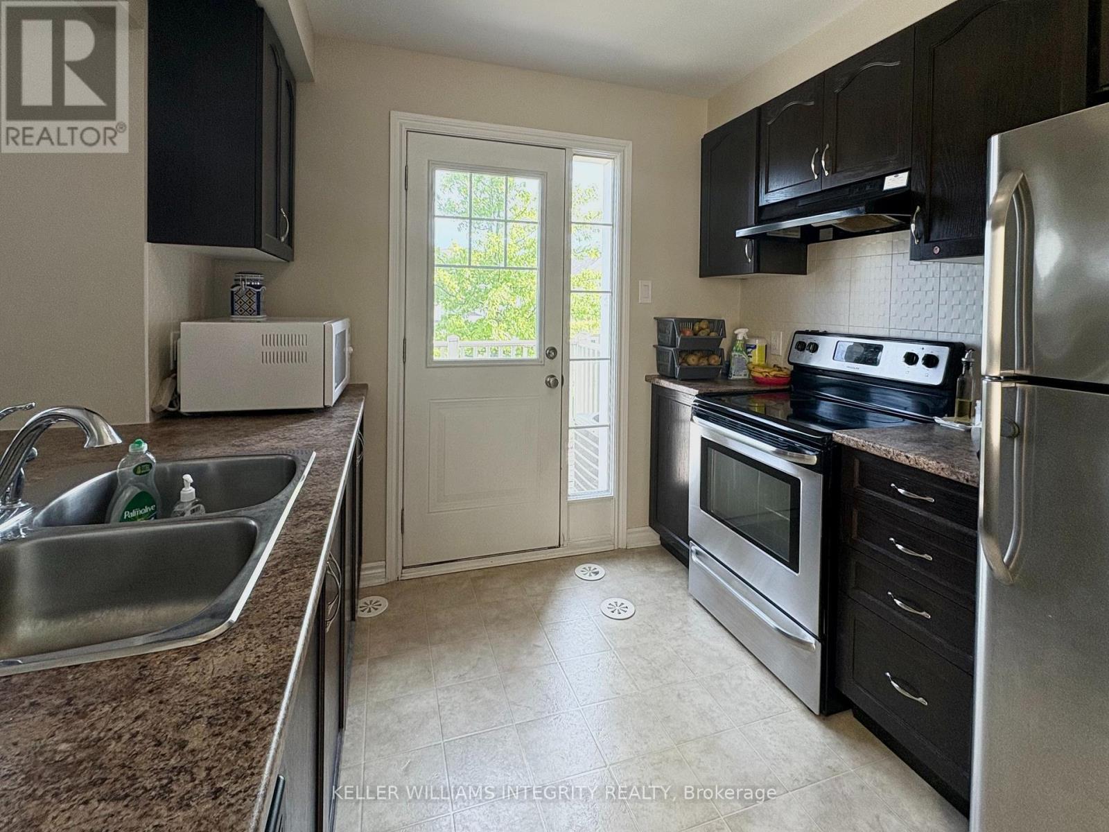 244 Cayman Road E, Ottawa, Ontario  K2S 0N8 - Photo 4 - X12191317