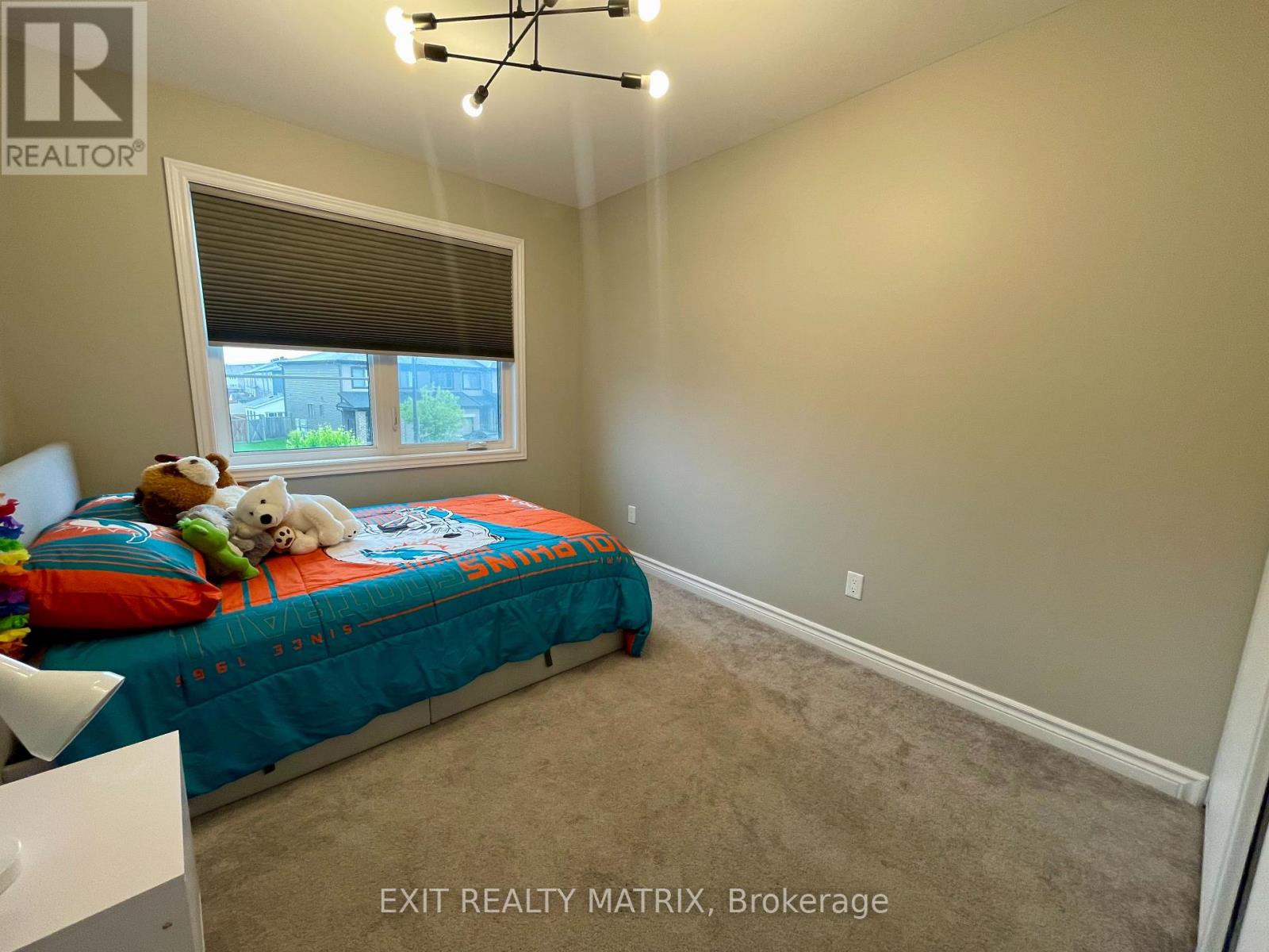 211 Mountain Sorrel Way, Ottawa, Ontario  K4A 0T6 - Photo 14 - X12191346