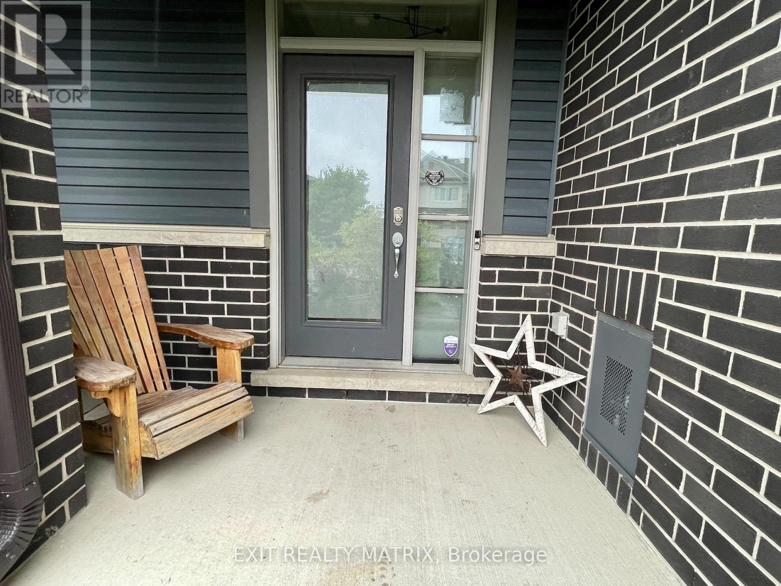 211 Mountain Sorrel Way, Ottawa, Ontario  K4A 0T6 - Photo 2 - X12191346