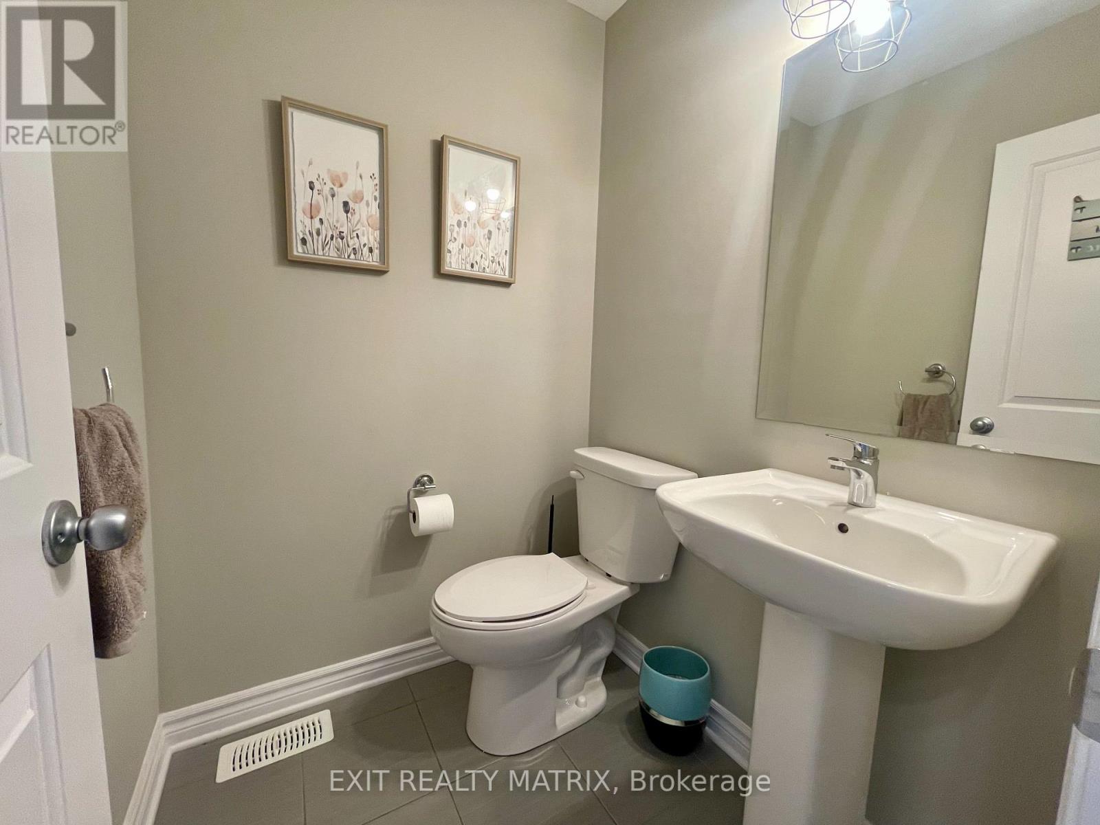 211 Mountain Sorrel Way, Ottawa, Ontario  K4A 0T6 - Photo 9 - X12191346