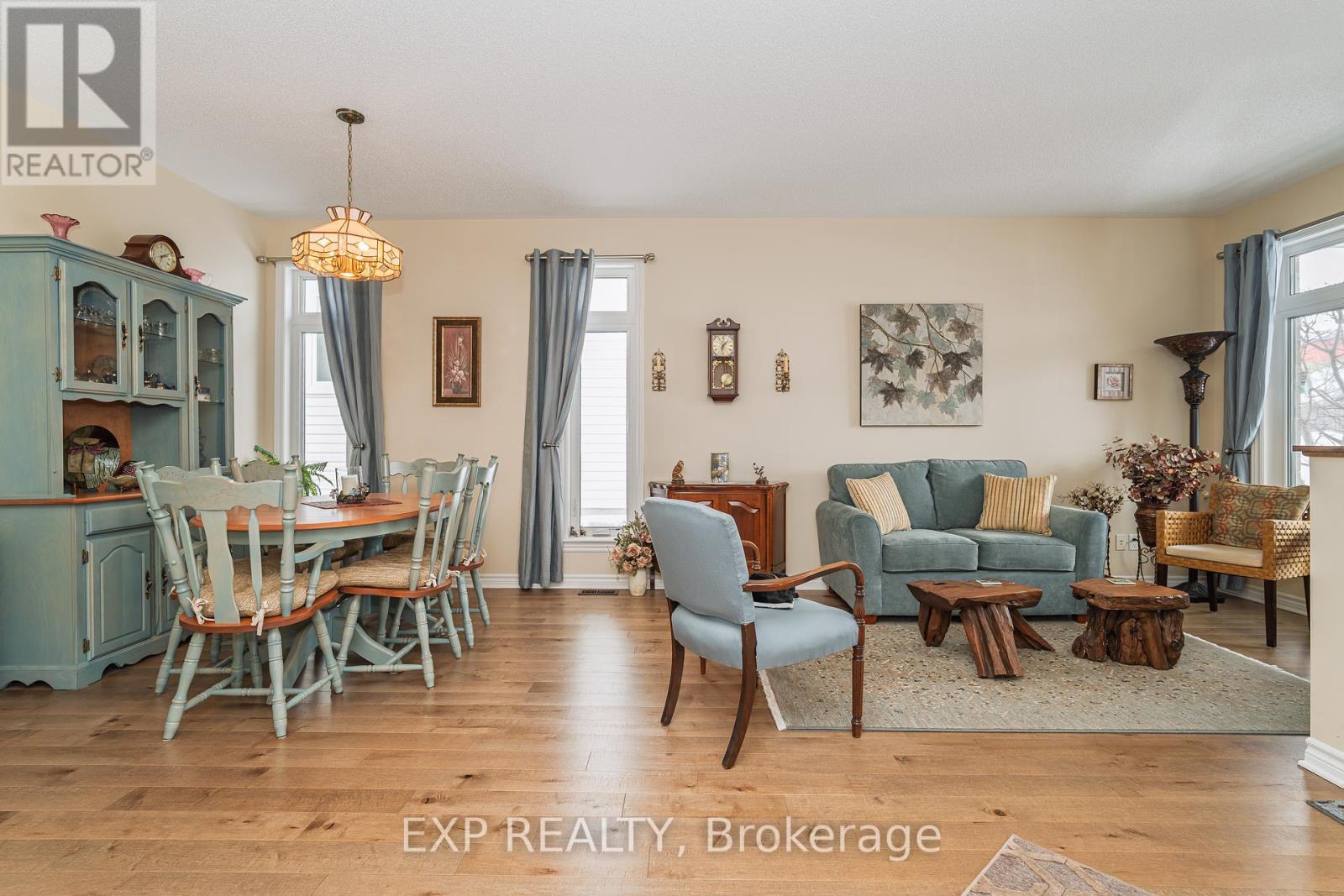 208 Voie De Brouage Way, Ottawa, Ontario  K4A 0Y5 - Photo 3 - X12191400