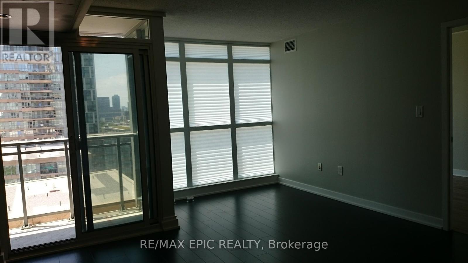 1610 - 10 Capreol Court, Toronto, Ontario  M5V 4B3 - Photo 11 - C12191380