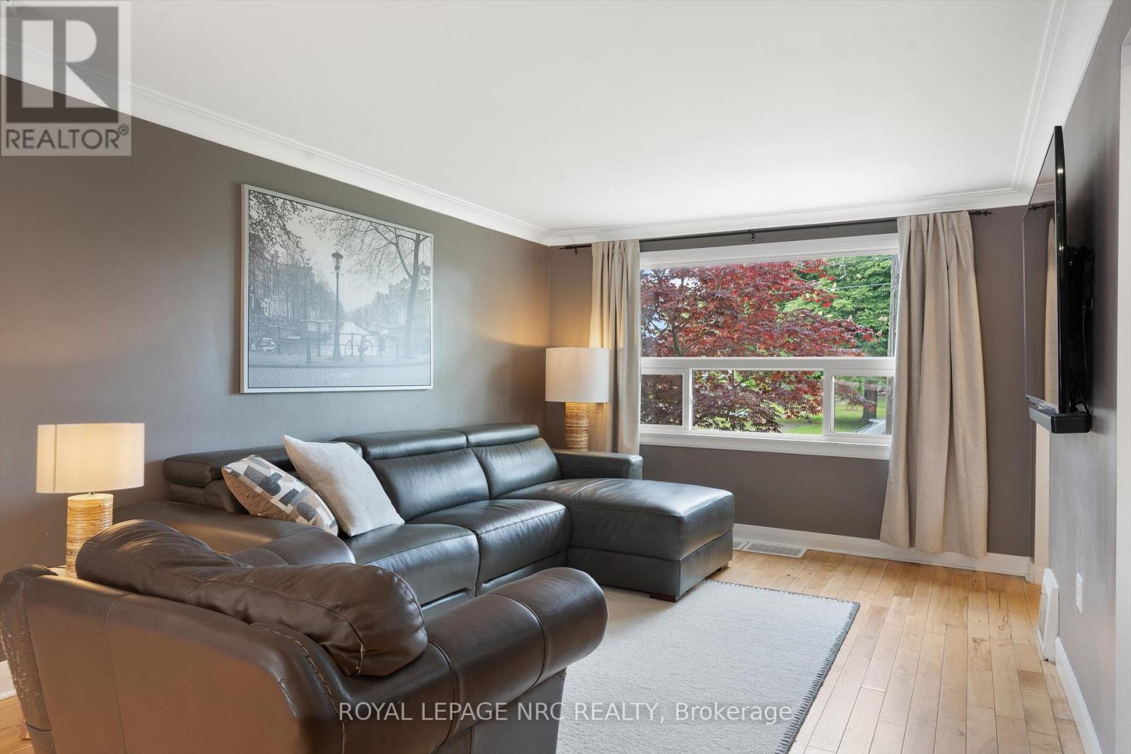 77 Bayview Drive, St. Catharines, Ontario  L2N 4Y7 - Photo 8 - X12188762