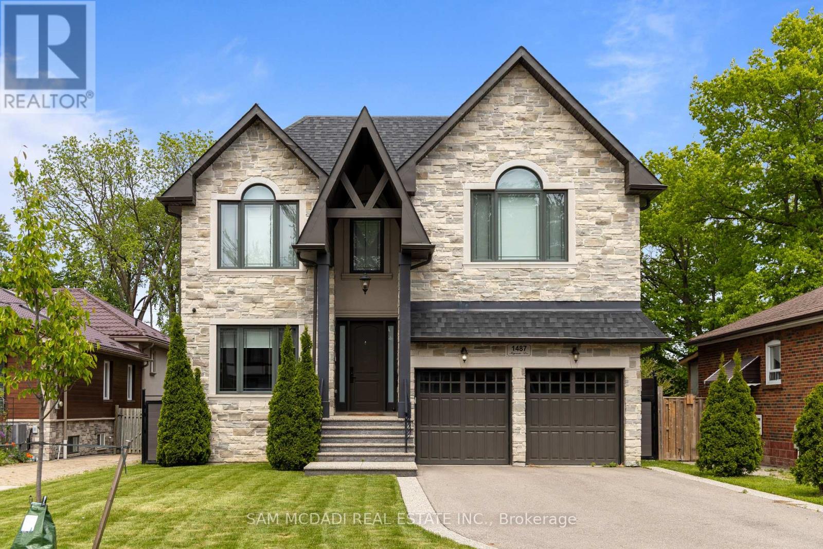 1487 Myron Drive, Mississauga, Ontario  L5E 2N5 - Photo 1 - W12191366