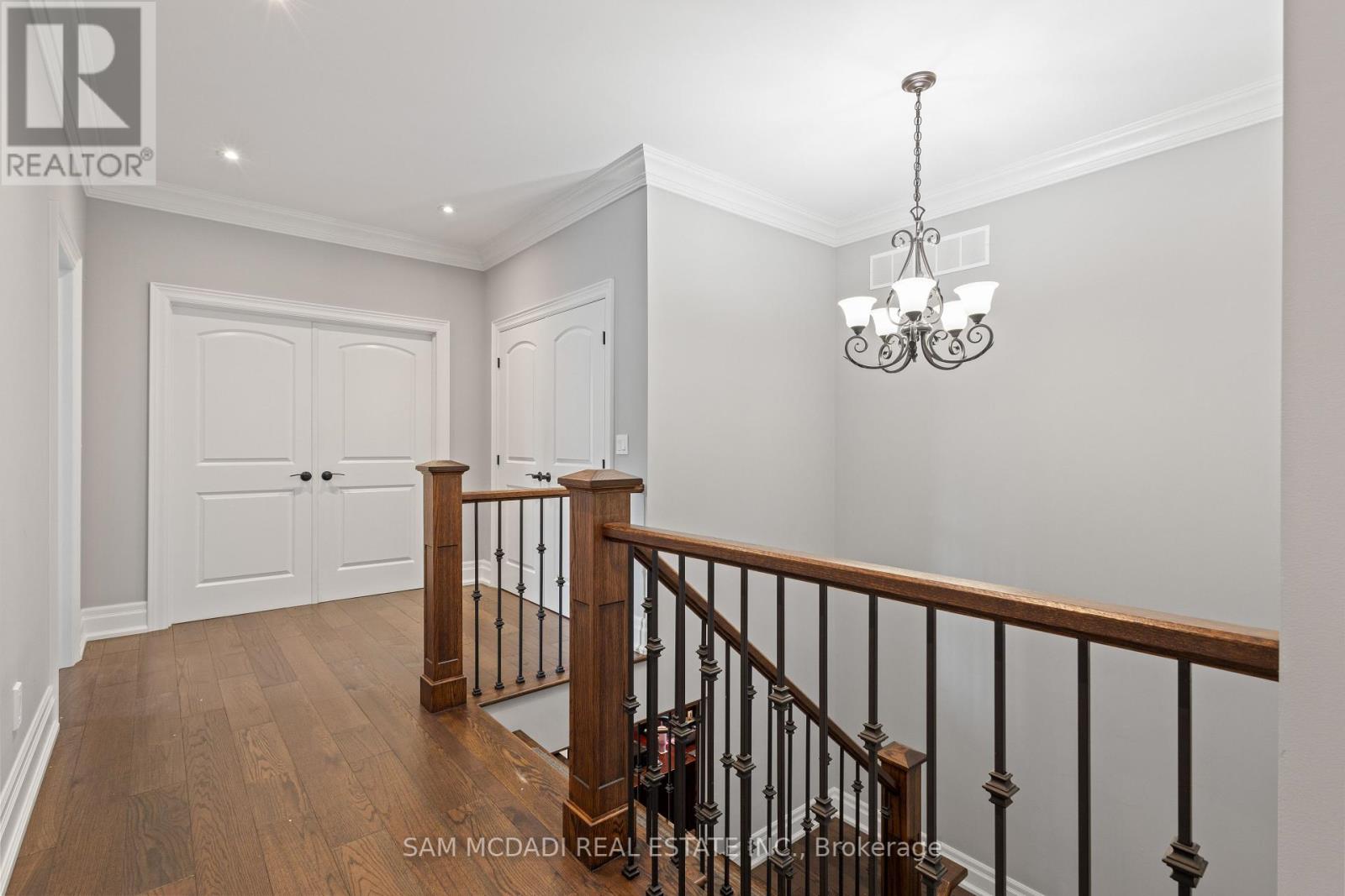 1487 Myron Drive, Mississauga, Ontario  L5E 2N5 - Photo 18 - W12191366