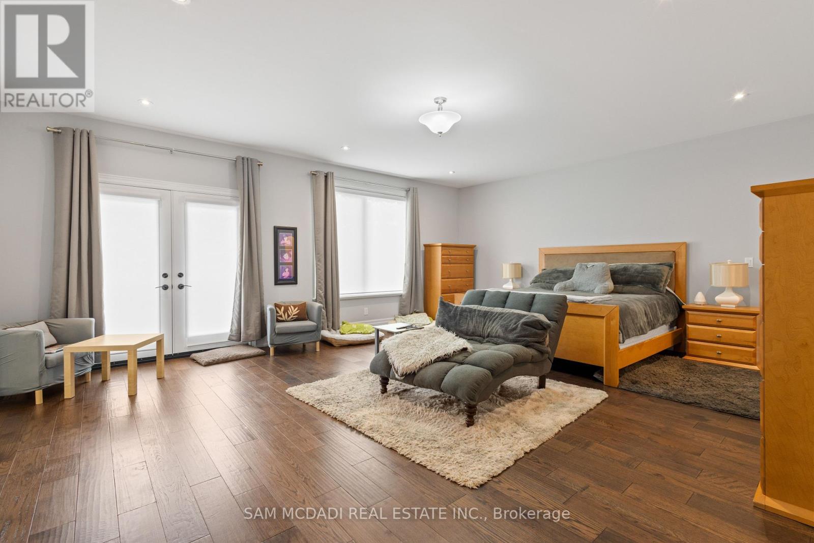1487 Myron Drive, Mississauga, Ontario  L5E 2N5 - Photo 23 - W12191366