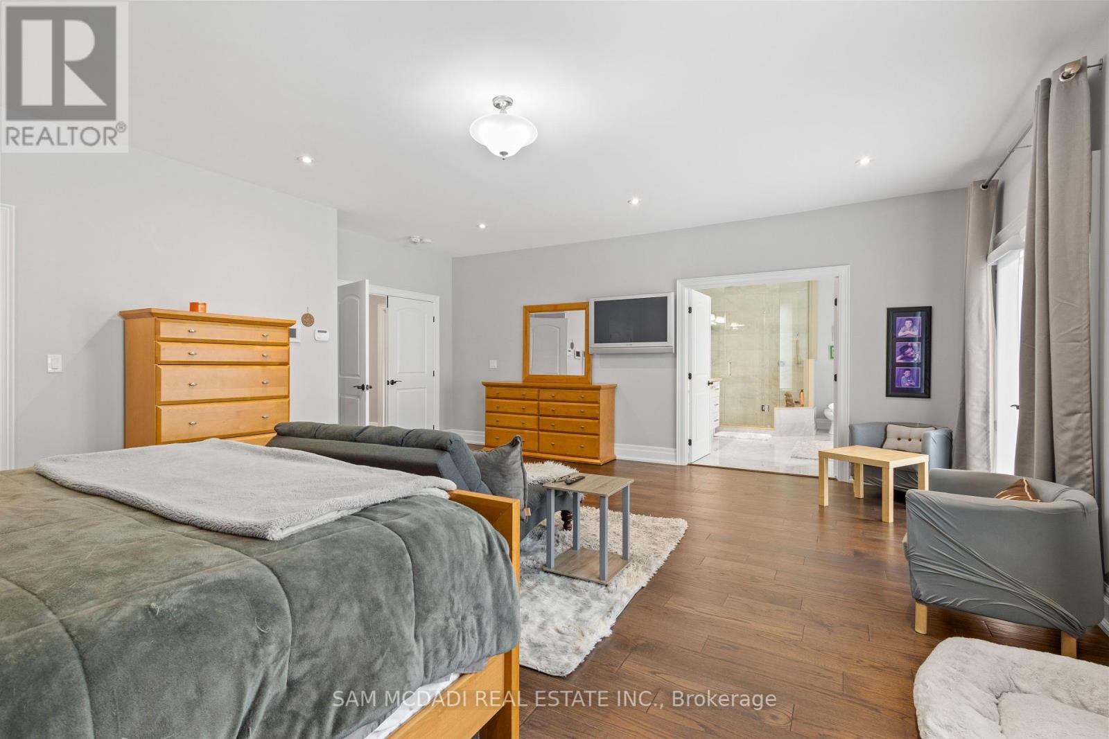 1487 Myron Drive, Mississauga, Ontario  L5E 2N5 - Photo 24 - W12191366