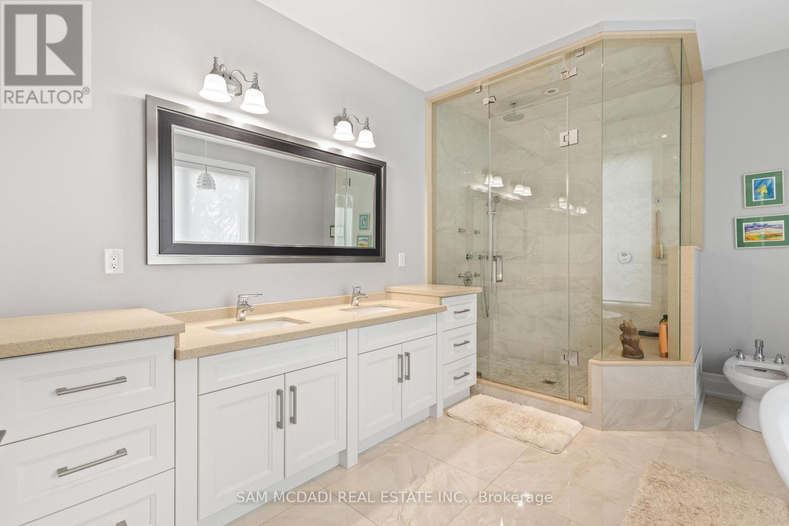1487 Myron Drive, Mississauga, Ontario  L5E 2N5 - Photo 25 - W12191366