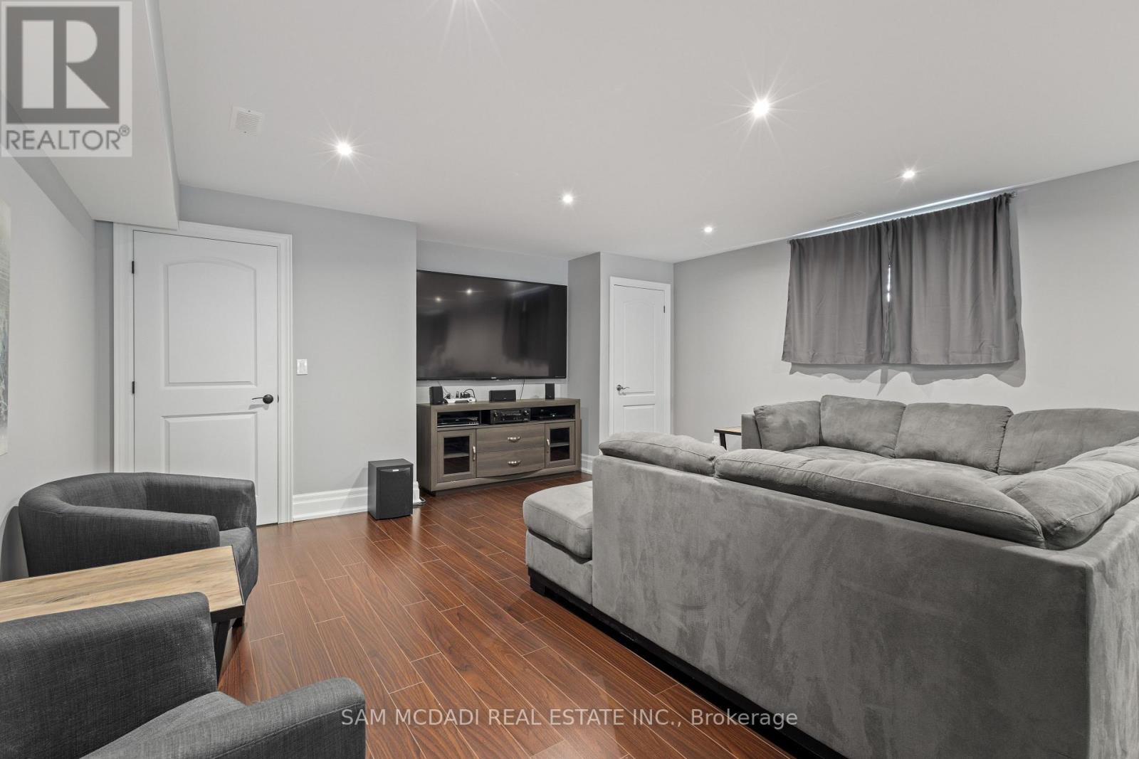 1487 Myron Drive, Mississauga, Ontario  L5E 2N5 - Photo 31 - W12191366