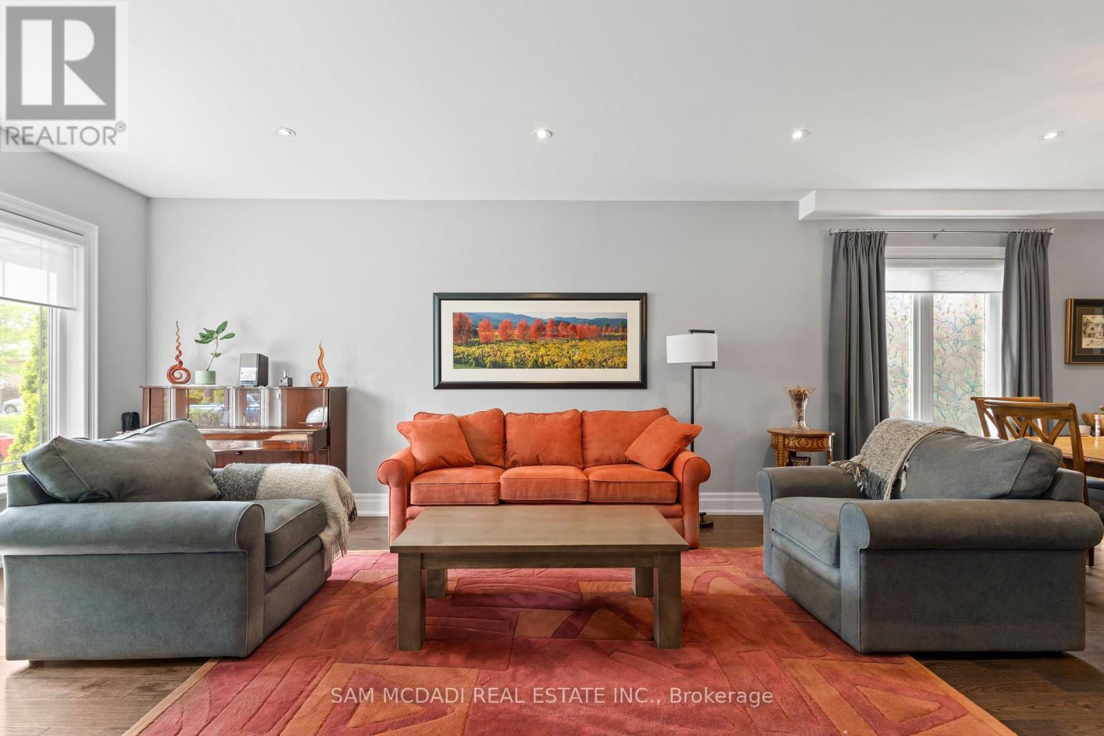 1487 Myron Drive, Mississauga, Ontario  L5E 2N5 - Photo 4 - W12191366
