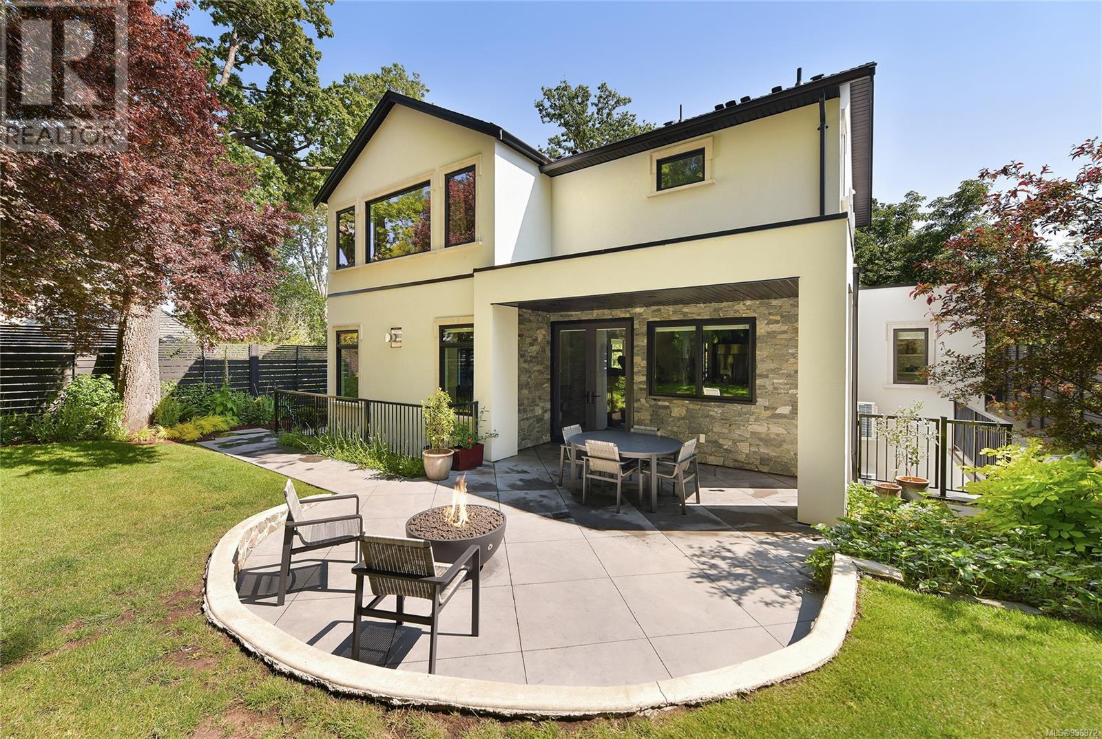 Property at 2314 Windsor Rd image 4