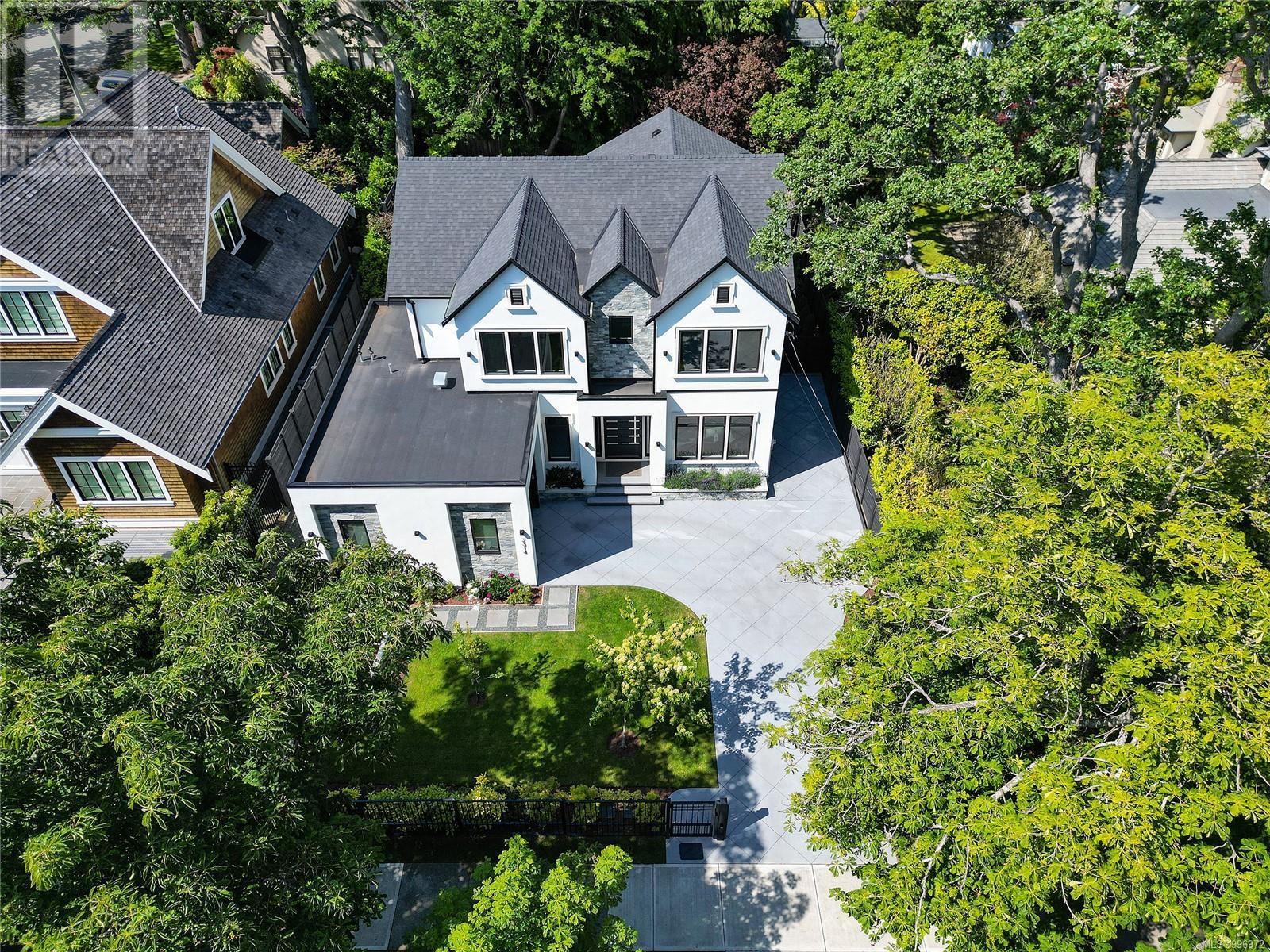 Property at 2314 Windsor Rd image 2