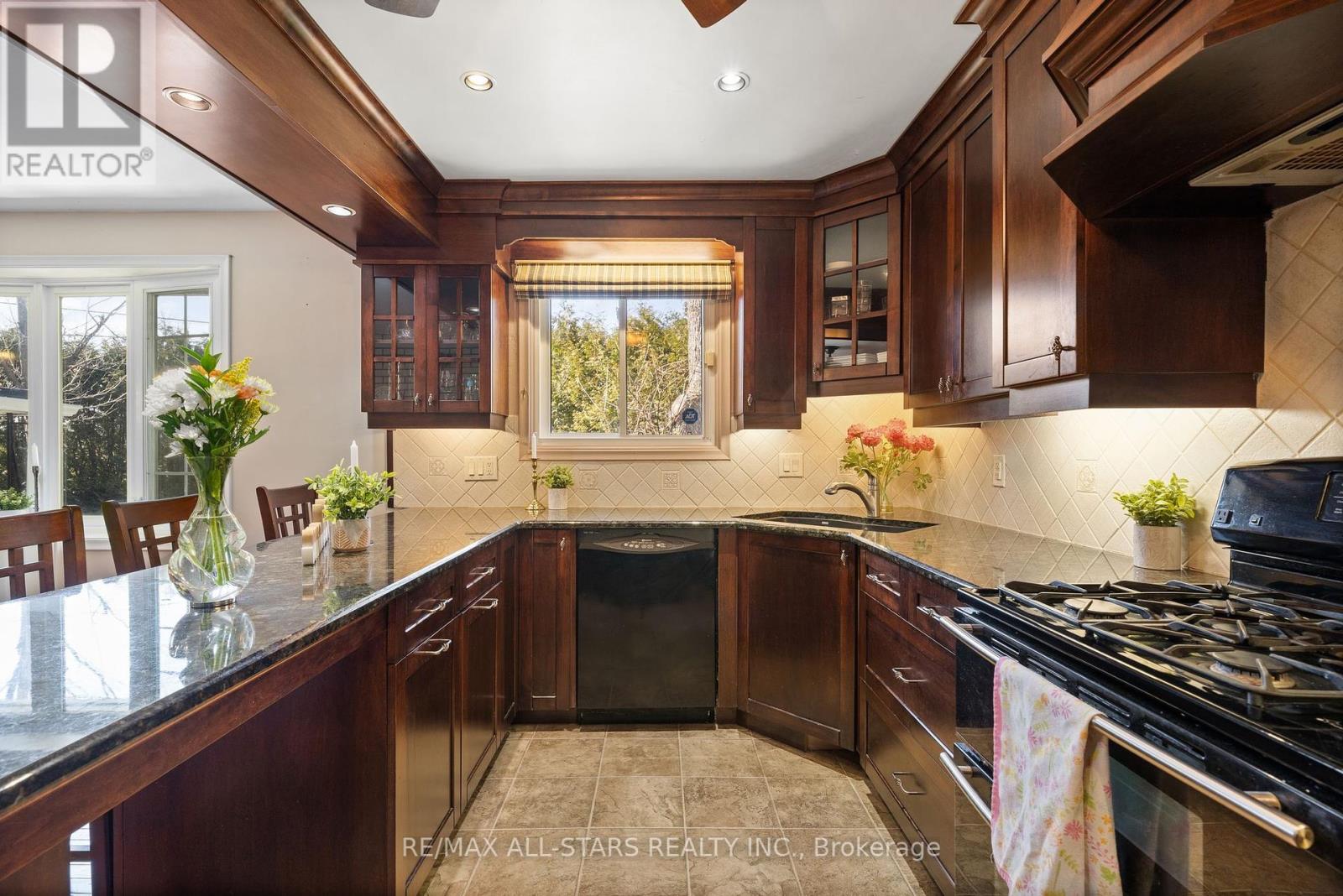 137 Anderson Drive, Kawartha Lakes (Fenelon), Ontario  K0M 1G0 - Photo 9 - X12191463