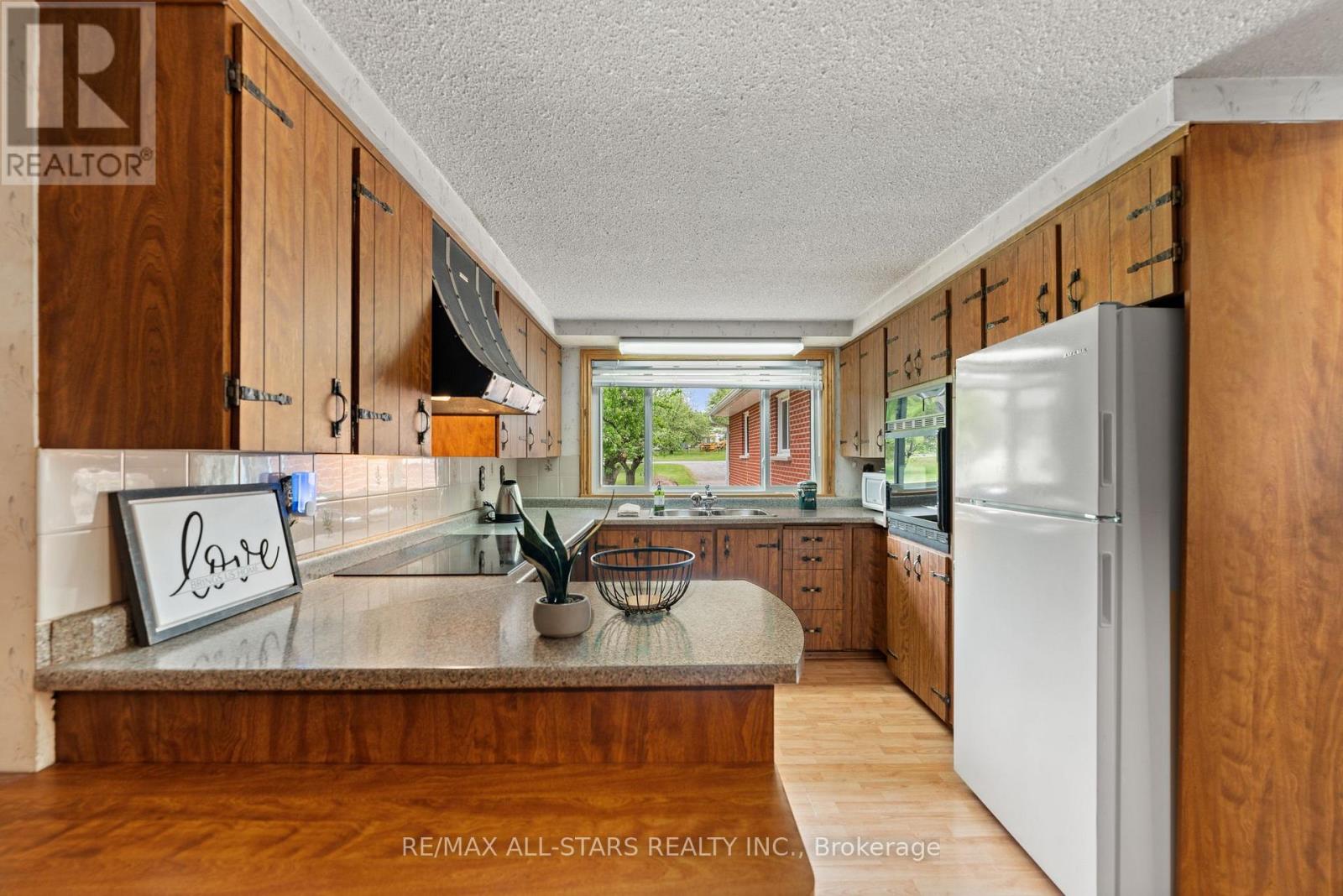 39 Newman Road, Kawartha Lakes, Ontario  K0M 2C0 - Photo 10 - X12191485