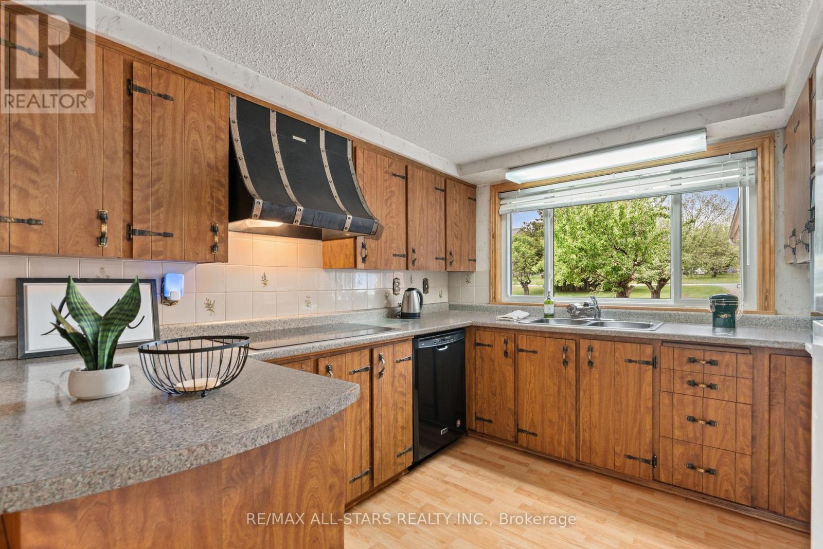 39 Newman Road, Kawartha Lakes, Ontario  K0M 2C0 - Photo 9 - X12191485