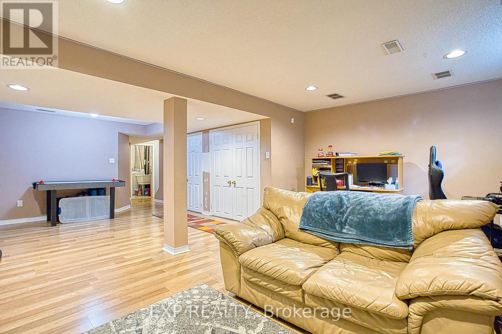 9 - 100 Vineberg Drive, Hamilton (Allison), Ontario  L8W 3X4 - Photo 31 - X12191351