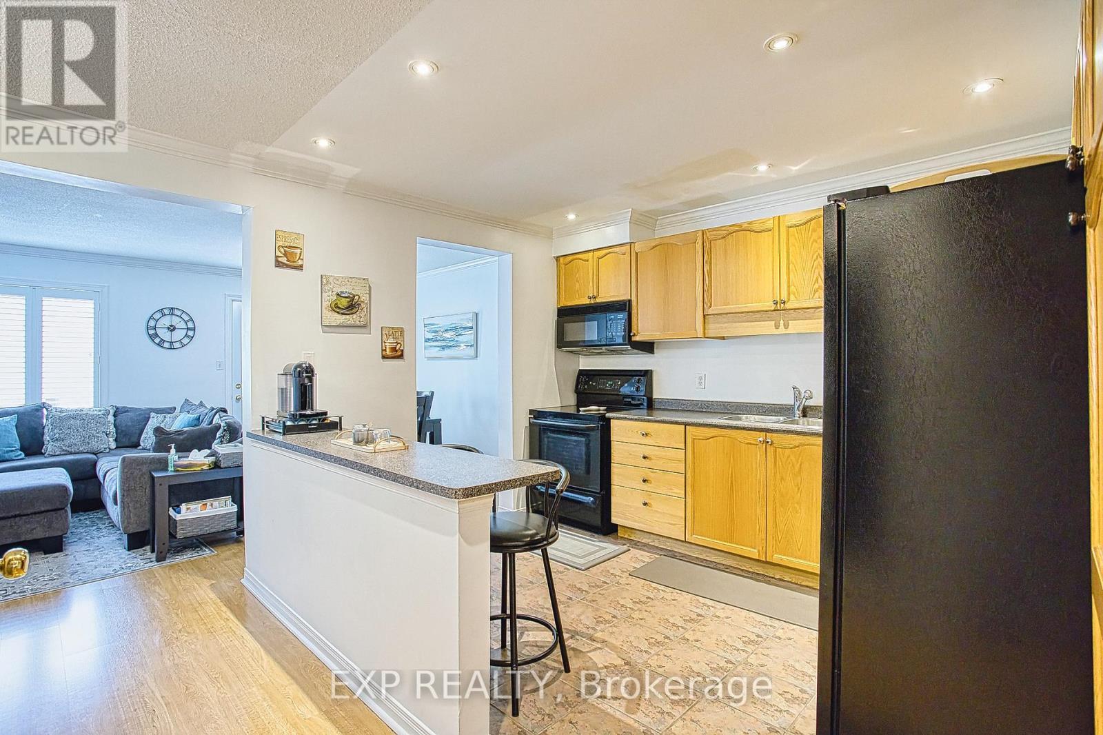 9 - 100 Vineberg Drive, Hamilton, Ontario  L8W 3X4 - Photo 9 - X12191351
