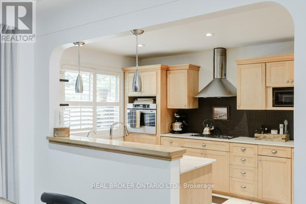 3 Fallsview Road, Hamilton, Ontario  L9H 5J7 - Photo 11 - X12191359