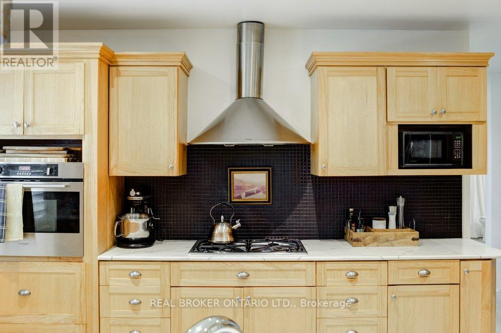 3 Fallsview Road, Hamilton (Greensville), Ontario  L9H 5J7 - Photo 12 - X12191359