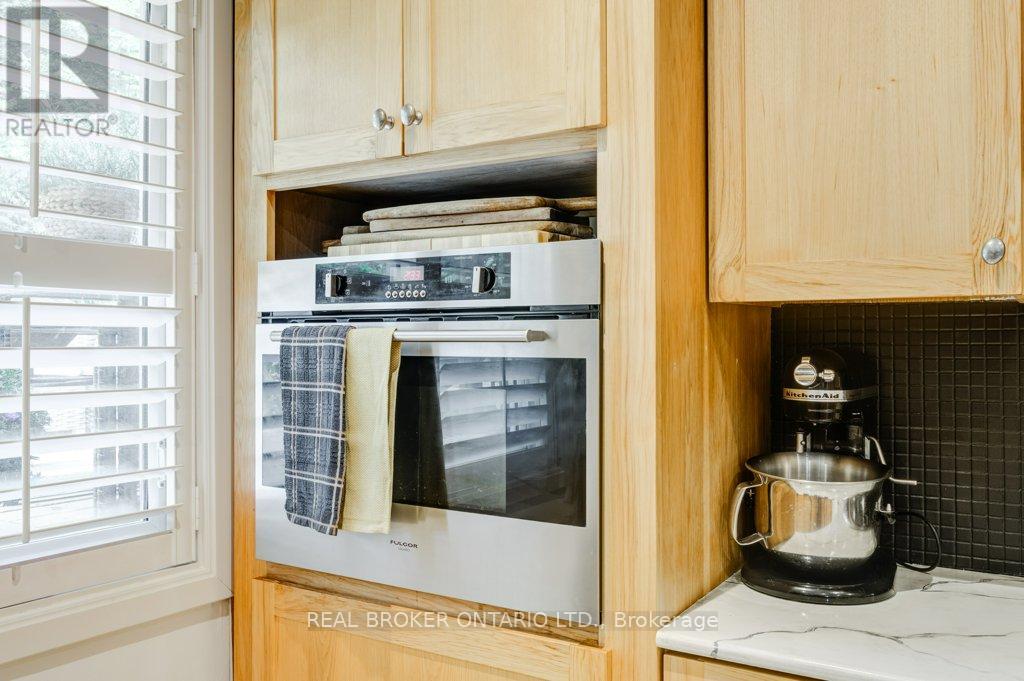 3 Fallsview Road, Hamilton, Ontario  L9H 5J7 - Photo 13 - X12191359