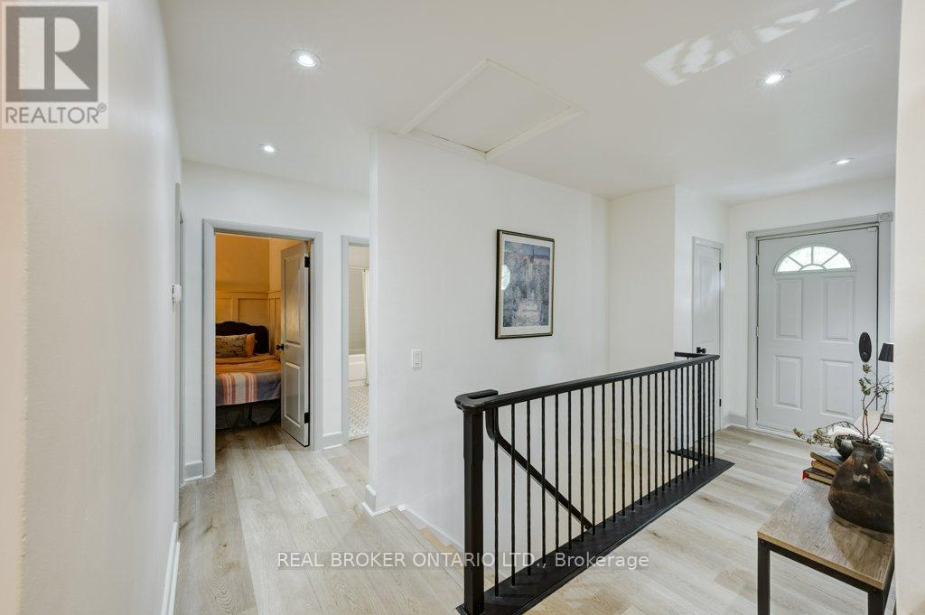 3 Fallsview Road, Hamilton, Ontario  L9H 5J7 - Photo 15 - X12191359
